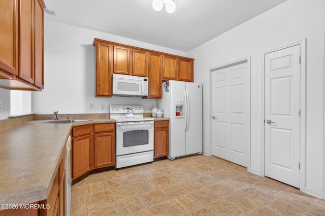 4 Winkle Court, Manchester, NJ 08759