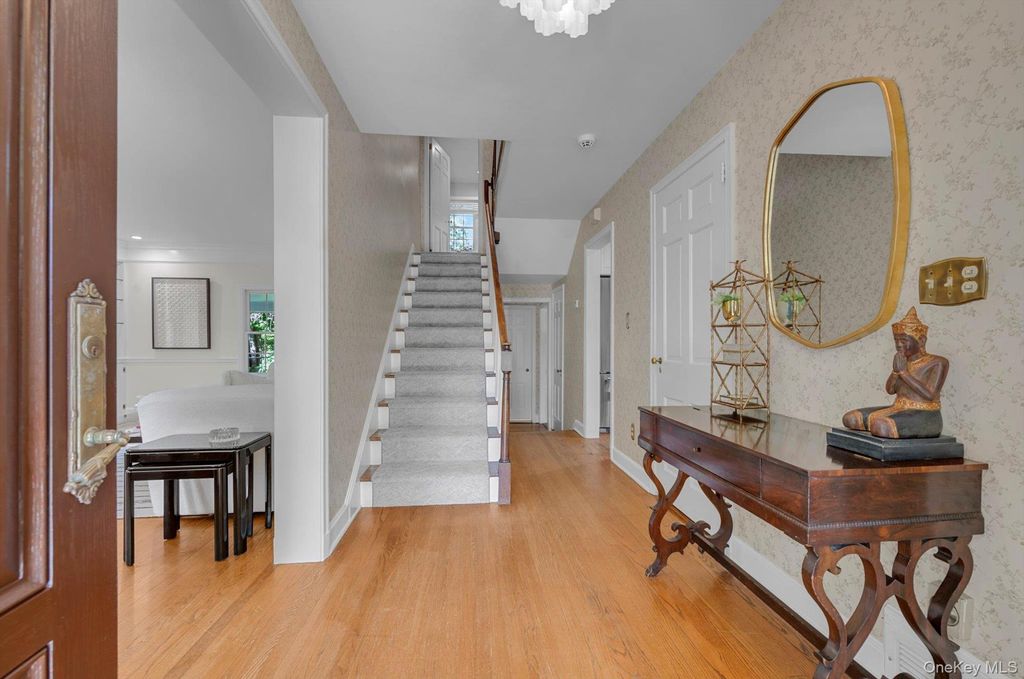 86 Summit Road, Port Washington, NY 11050 — photo 3