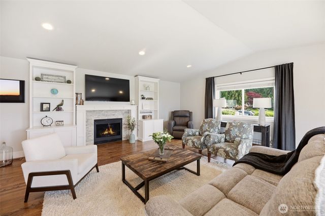 19679 Smiley Drive, Mount Vernon, WA 98274