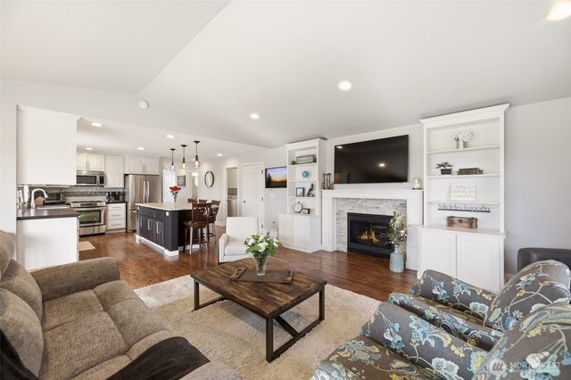 19679 Smiley Drive, Mount Vernon, WA 98274