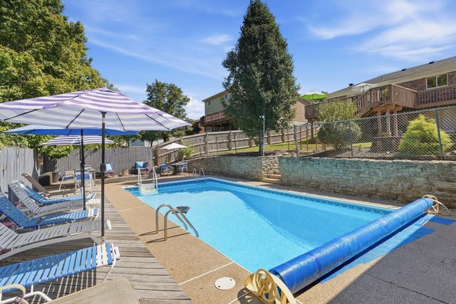 122 Ridge Hill Drive, Highland Heights, KY 41076