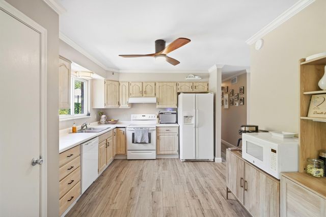 122 Ridge Hill Drive, Highland Heights, KY 41076