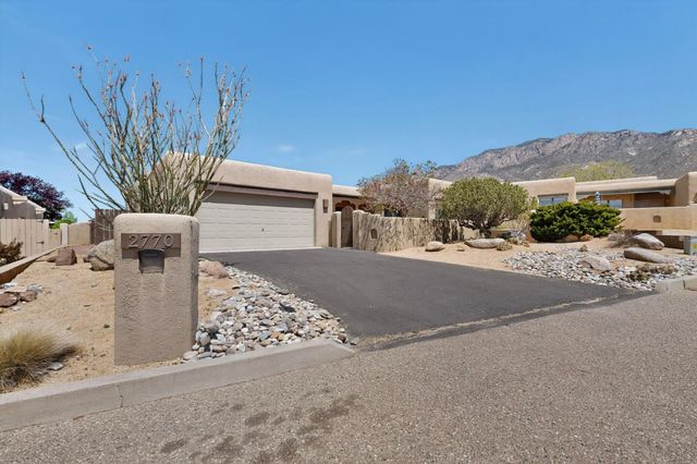2770 Wolfberry Place NE, Albuquerque, NM 87122
