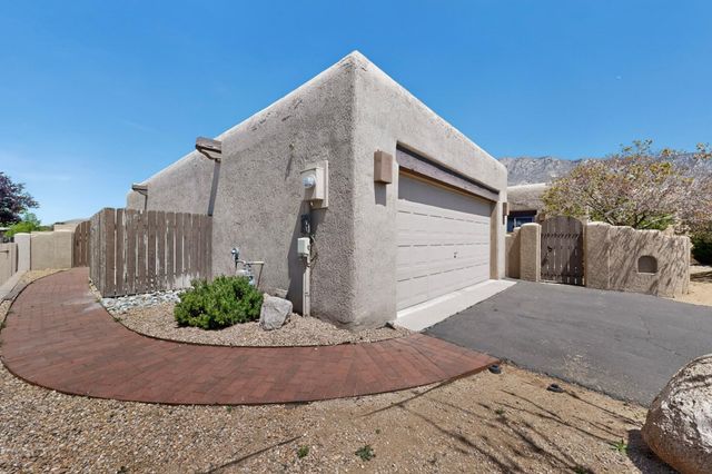 2770 Wolfberry Place NE, Albuquerque, NM 87122