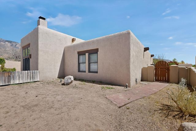 2770 Wolfberry Place NE, Albuquerque, NM 87122