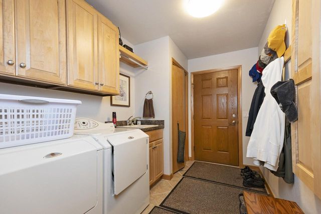 1221 W Sherman AVENUE, Fort Atkinson, WI 53538