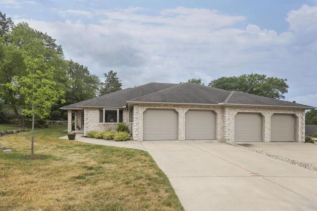 1221 W Sherman AVENUE, Fort Atkinson, WI 53538
