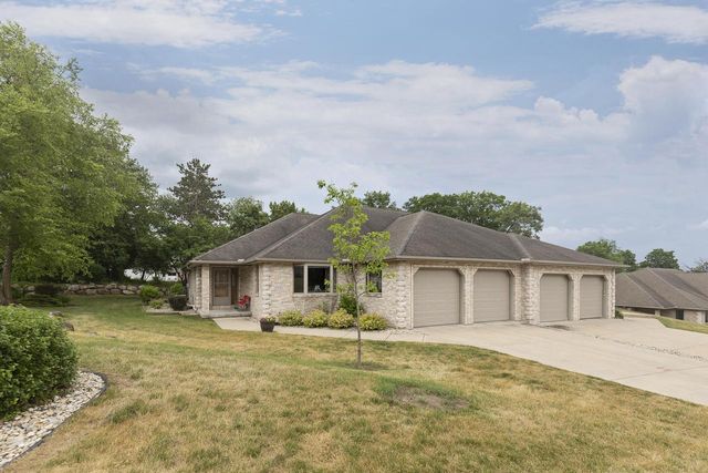 1221 W Sherman AVENUE, Fort Atkinson, WI 53538