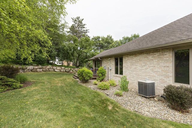 1221 W Sherman AVENUE, Fort Atkinson, WI 53538