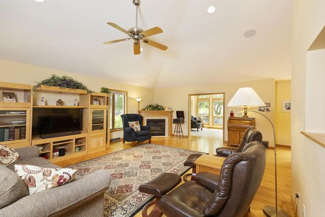 1221 W Sherman AVENUE, Fort Atkinson, WI 53538