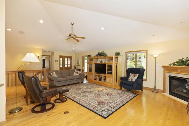 1221 W Sherman AVENUE, Fort Atkinson, WI 53538
