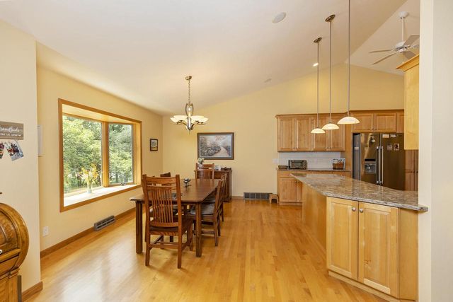 1221 W Sherman AVENUE, Fort Atkinson, WI 53538