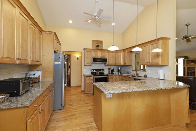 1221 W Sherman AVENUE, Fort Atkinson, WI 53538
