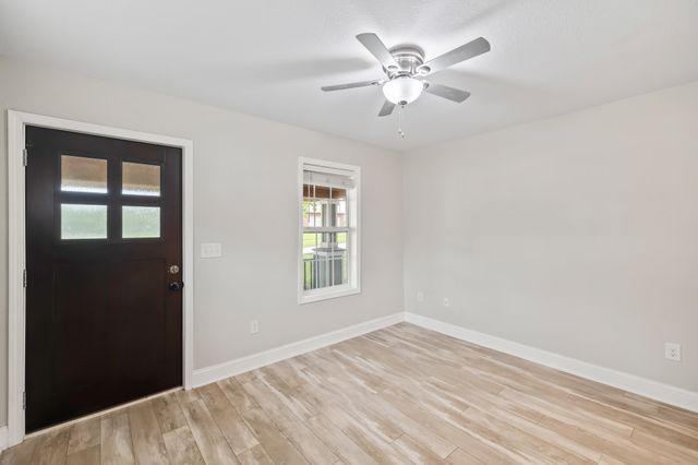 402 S 11th Street, Adel, IA 50003