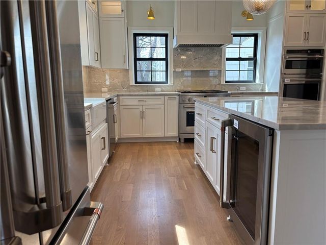 5325 W 72ND Street, Prairie Village, KS 66208