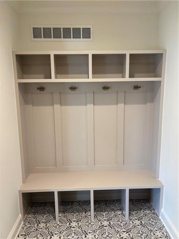 5325 W 72ND Street, Prairie Village, KS 66208