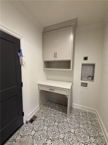 5325 W 72ND Street, Prairie Village, KS 66208