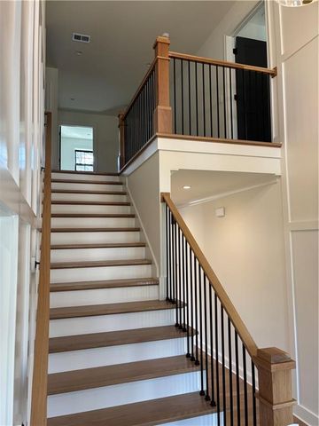 5325 W 72ND Street, Prairie Village, KS 66208