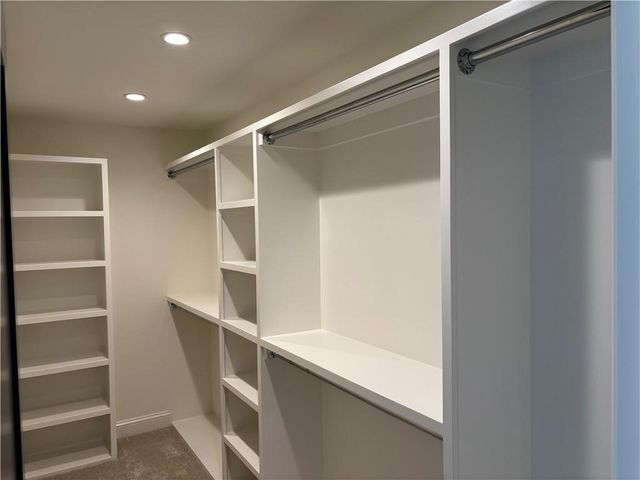 5325 W 72ND Street, Prairie Village, KS 66208