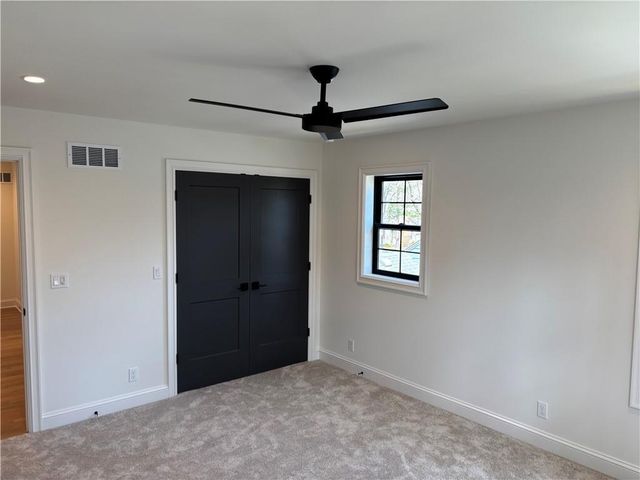 5325 W 72ND Street, Prairie Village, KS 66208