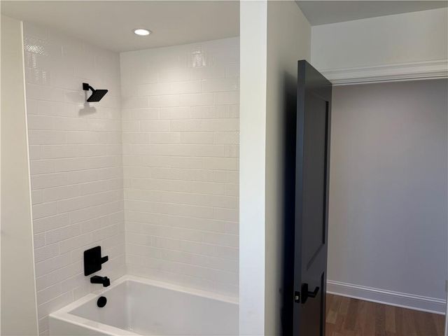 5325 W 72ND Street, Prairie Village, KS 66208