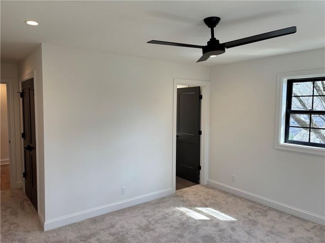 5325 W 72ND Street, Prairie Village, KS 66208