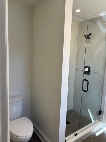 5325 W 72ND Street, Prairie Village, KS 66208