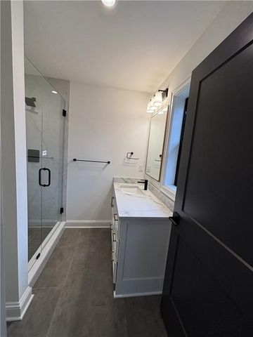 5325 W 72ND Street, Prairie Village, KS 66208