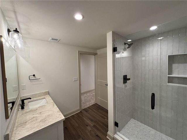 5325 W 72ND Street, Prairie Village, KS 66208