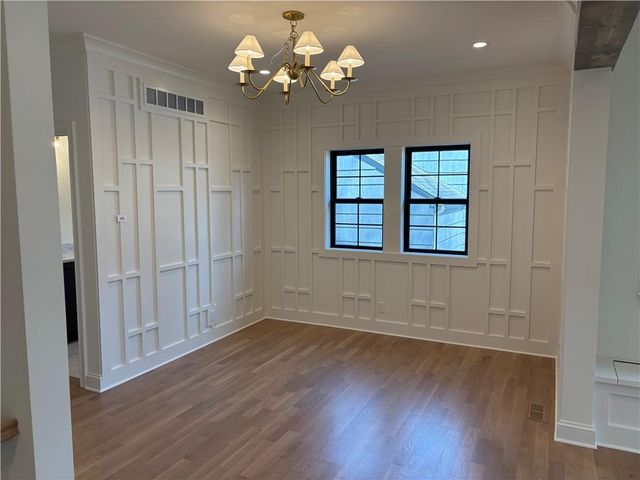 5325 W 72ND Street, Prairie Village, KS 66208