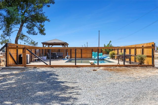 17421 Mark Road, Madera, CA 93636