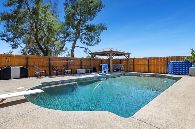 17421 Mark Road, Madera, CA 93636