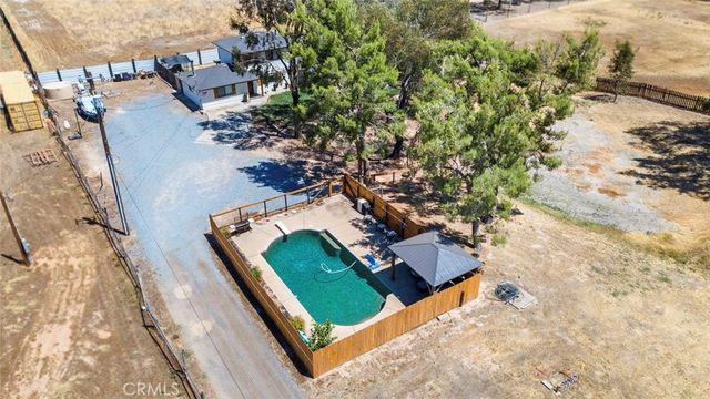 17421 Mark Road, Madera, CA 93636