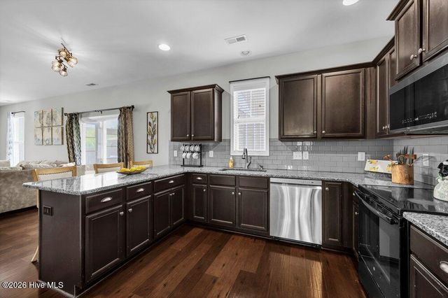 7728 Champlain Drive, Wilmington, NC 28412