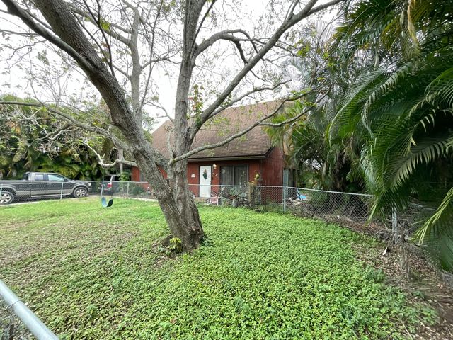 6640 RIGGERS Road, Lake Worth, FL 33462
