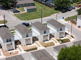 350 Debus DR 205 A, Taylor, TX 76574