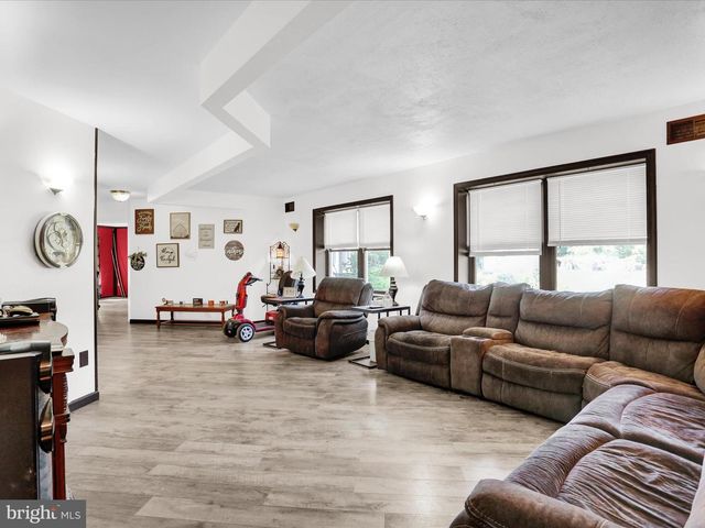 39 LEHMANN LN, Bechtelsville, PA 19505