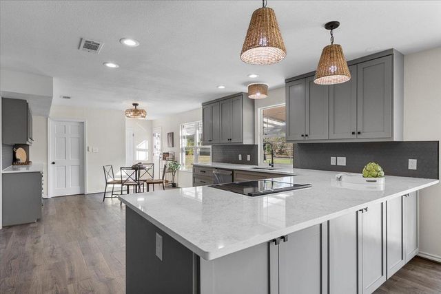 1180 Live Oak LOOP, Buda, TX 78610