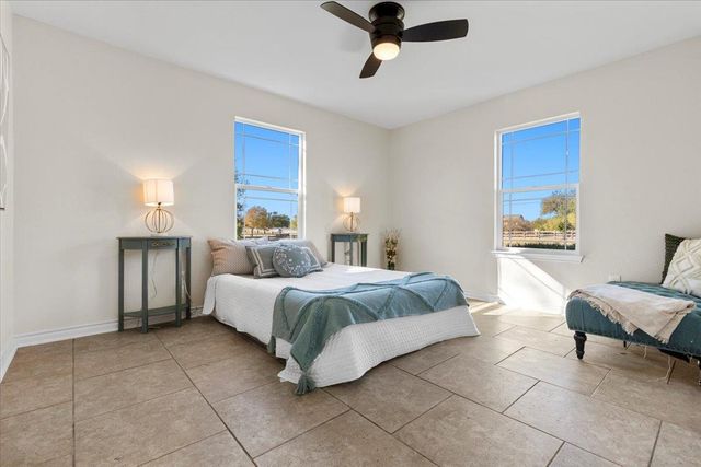 1180 Live Oak LOOP, Buda, TX 78610