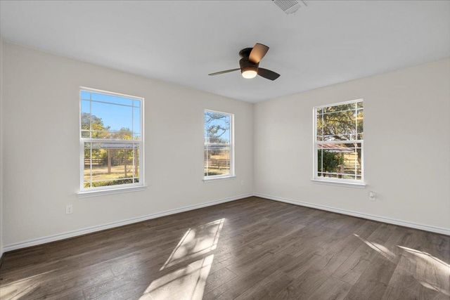 1180 Live Oak LOOP, Buda, TX 78610