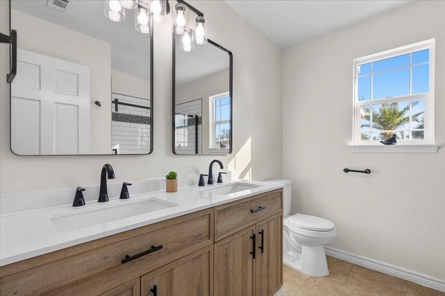 1180 Live Oak LOOP, Buda, TX 78610