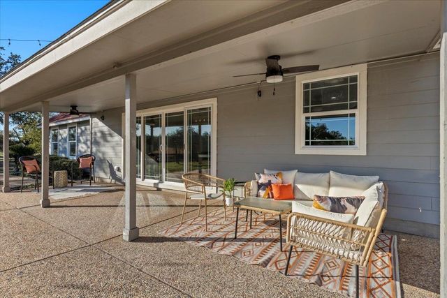 1180 Live Oak LOOP, Buda, TX 78610