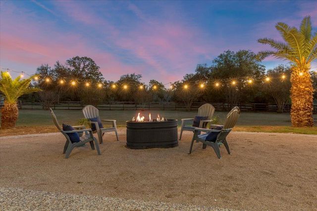 1180 Live Oak LOOP, Buda, TX 78610