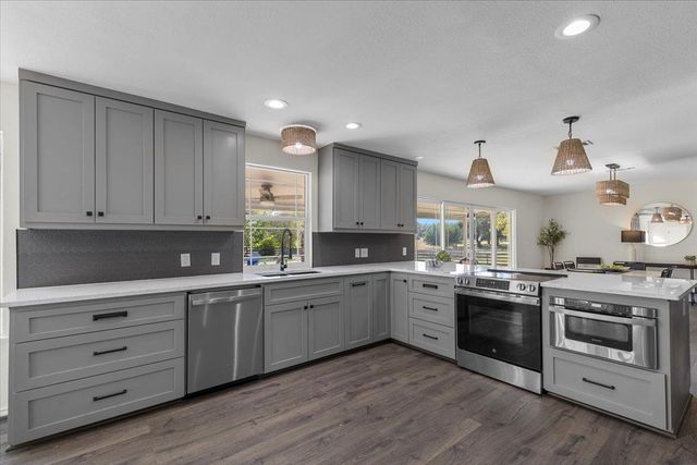 1180 Live Oak LOOP, Buda, TX 78610