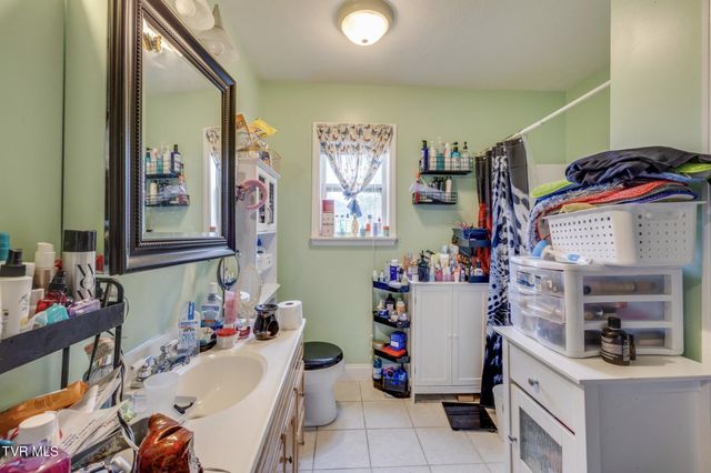 119 Seth Street, Roan Mountain, TN 37687