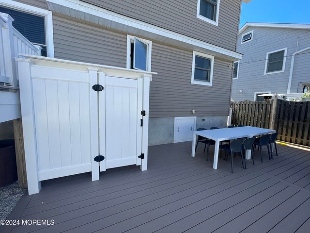 11 Dover Avenue, Lavallette, NJ 08735