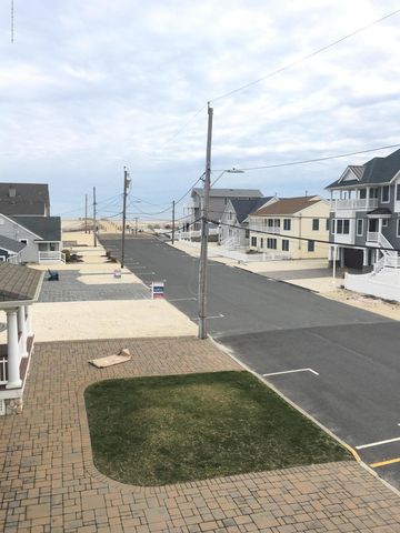 11 Dover Avenue, Lavallette, NJ 08735