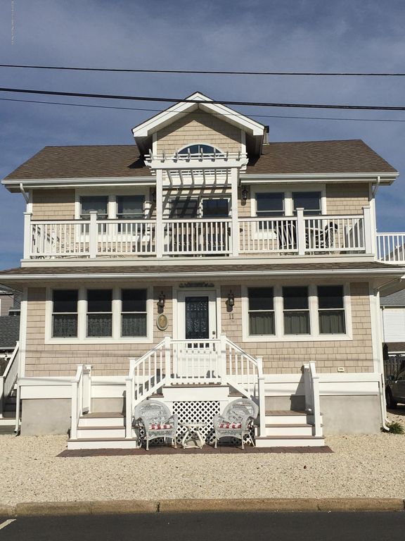 11 Dover Avenue, Lavallette, NJ 08735