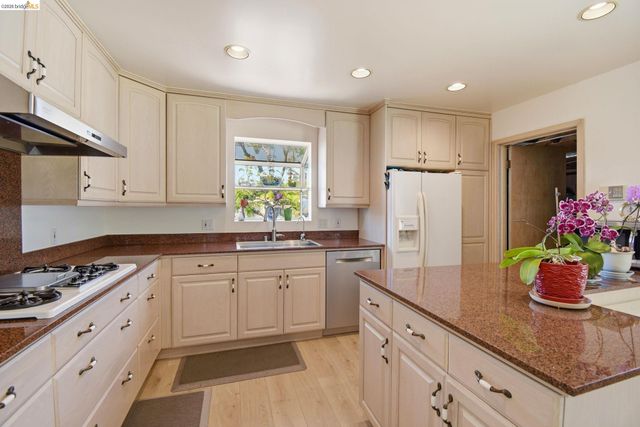 2205 Scenic Street, El Cerrito, CA 94530
