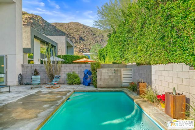 332 Goleta Way, Palm Springs, CA 92264